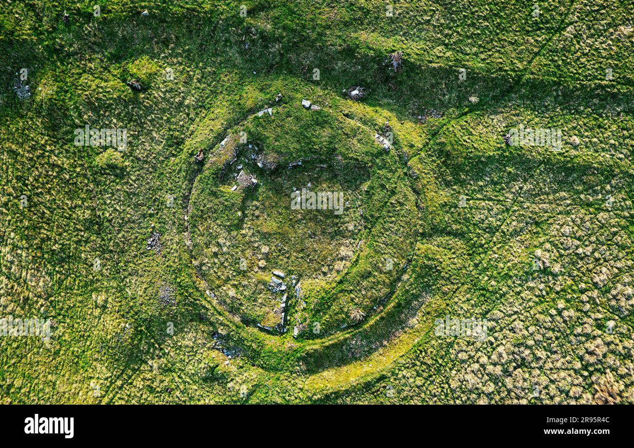 Torwoodlee prähistorisches Broch kreisförmiges Steinfundament, ca. 100 v. Chr., neben den Stadtmauern der älteren Eisenzeitfort. Mit Eingangs- und Intramuralkammern Stockfoto