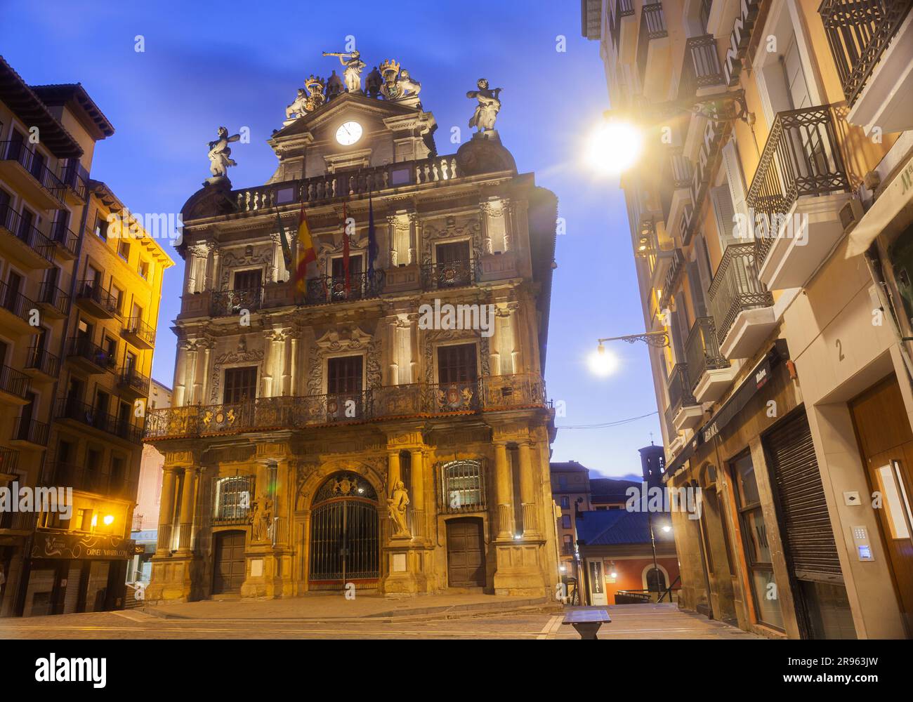 Pamplona, Spanien - 01. August 2022: Gebäude des Rathauses in Pamplona, Navarra, Spanien Stockfoto