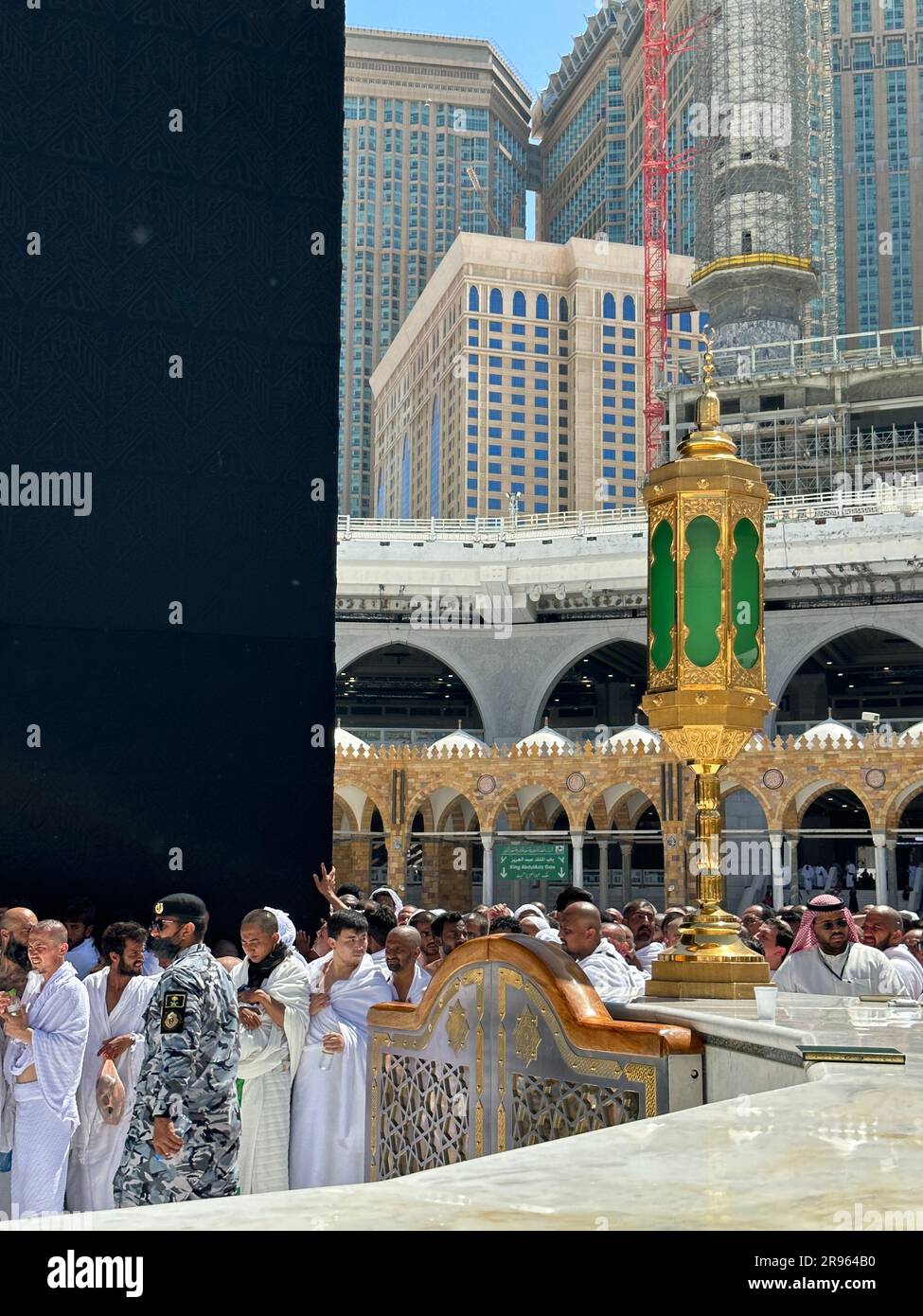 Mekka Saudi-Arabien - März 17 2023: Al Kaaba in der Al-Haram-Moschee - Hajj und umra Stockfoto