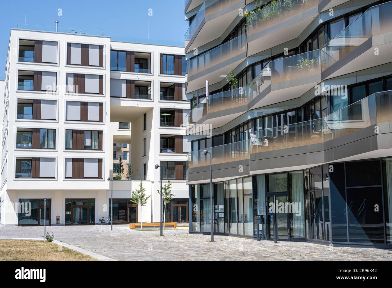 Moderne Apartmenthäuser in einem neuen Wohnhaus in Berlin, Deutschland, Europa Stockfoto