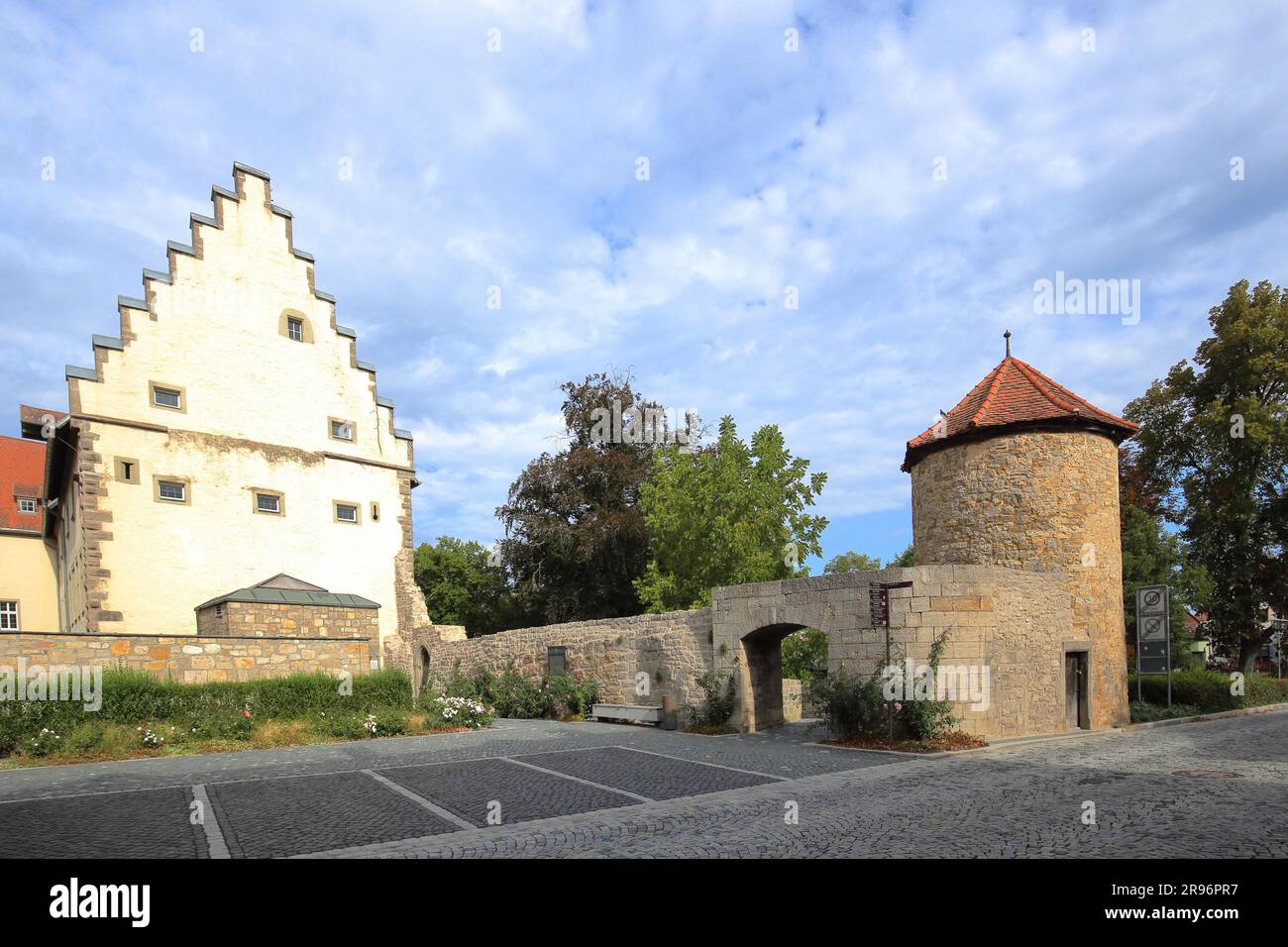 Alte Burg, erbaut im Jahr 1512 mit Pulverturm und historischen Stadtbefestigungen, Mellrichstadt, Rhoen, Niederfrankreich, Franken, Bayern, Deutschland Stockfoto