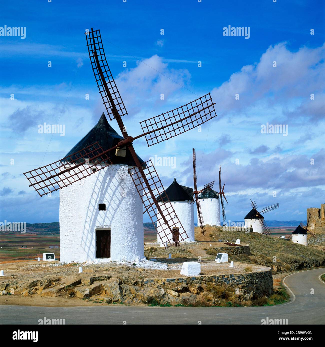 Windmühlen, Consuegra, Provinz Toledo, Kastilien-La Mancha, Spanien Stockfoto