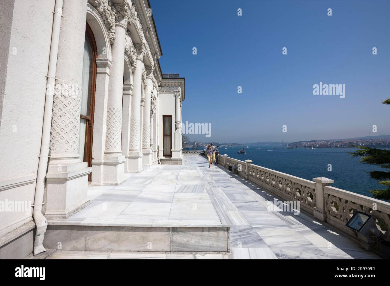 Terrasse, Blick auf den Bosporus, Topkapi-Palast, Goldenes Horn, Istanbul, Topkapi Sarayi, Cannon Gate Palace, Türkei Stockfoto