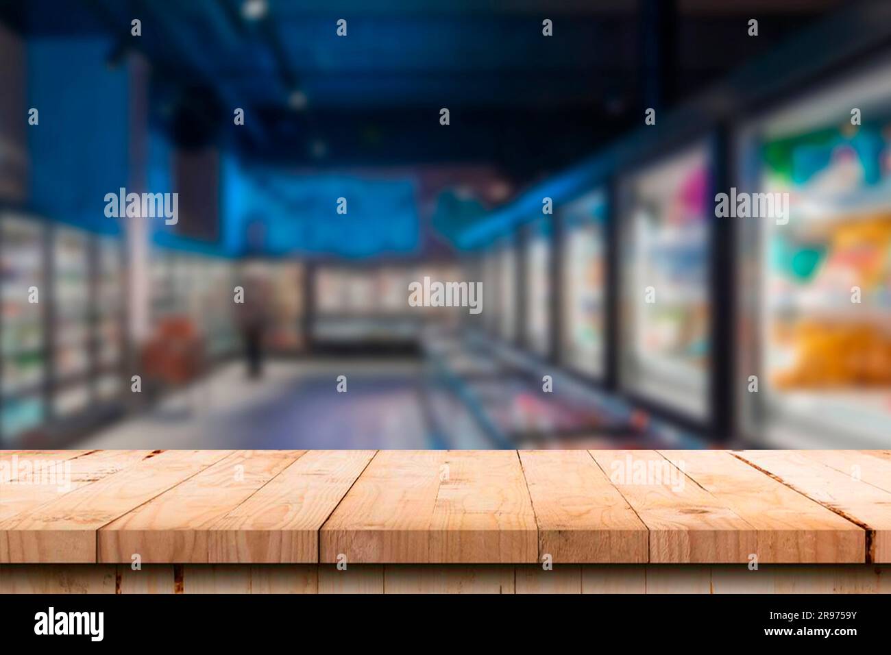 Leere Holztischplatte auf verschwommenen Marktfrüchten. Können montieren oder zeigen Sie Ihre Produkte auf dieser Arbeitsplatte im Geschäft Stockfoto