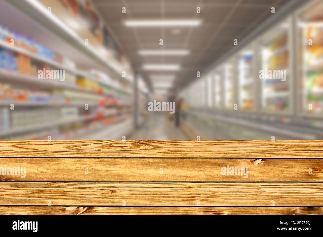 Leere Holztischplatte auf verschwommenen Marktfrüchten. Können montieren oder zeigen Sie Ihre Produkte auf dieser Arbeitsplatte im Geschäft Stockfoto