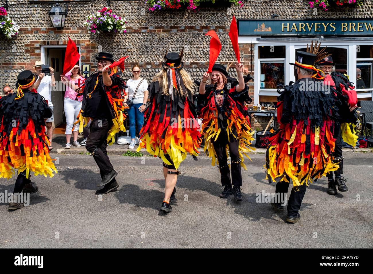 Blackpowder Morris tritt beim Sussex Day of Dance Event in Lewes, East Sussex, Großbritannien, auf. Stockfoto