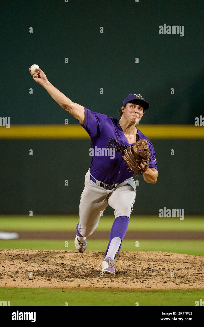 Fort Myers Mighty Mussels pitcher Jackson Hicks (35) during an MiLB