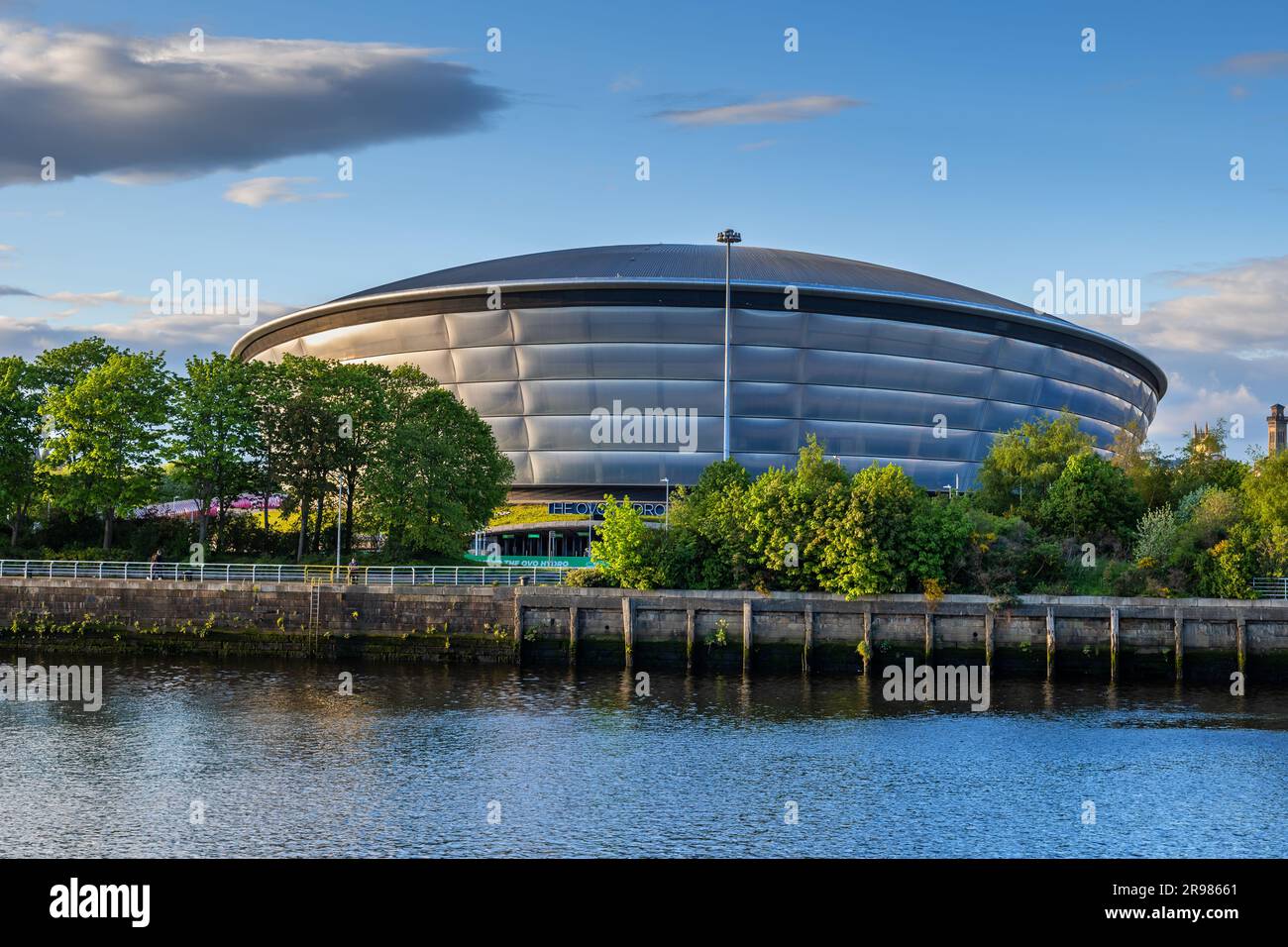 Die OVO Hydro Indoor Arena am River Clyde befindet sich im Scottish Event Campus in Glasgow, Schottland. Stockfoto