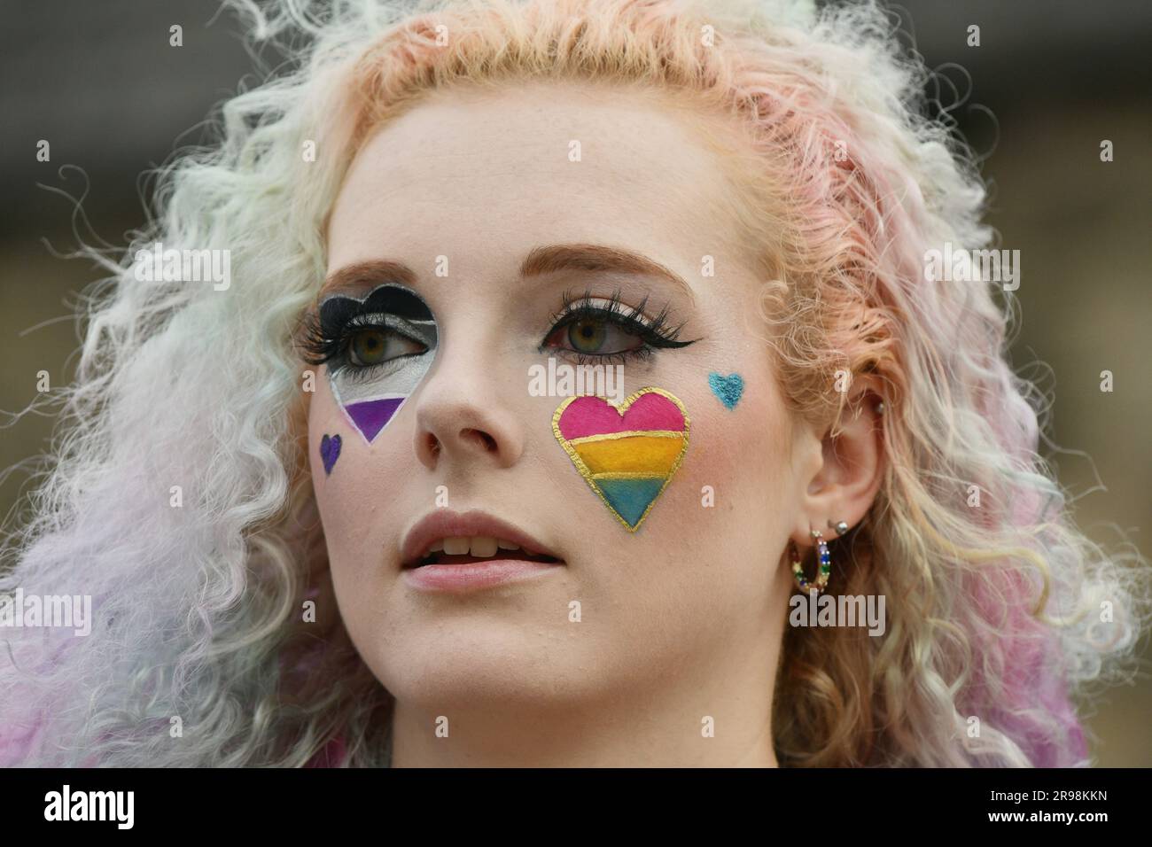 Edinburgh Scotland, Vereinigtes Königreich, 24. Juni 2023. Zehntausende Menschen nehmen am Pride Edinburgh marsch durch die Stadt Teil. sst/alamy Live-Nachrichten Stockfoto