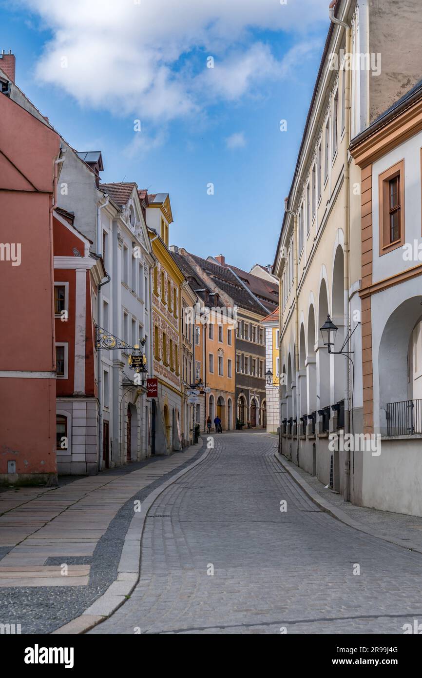 Mittelalterliche Straße mit bunten Häusern in Gorlitz Deutschland Stockfoto