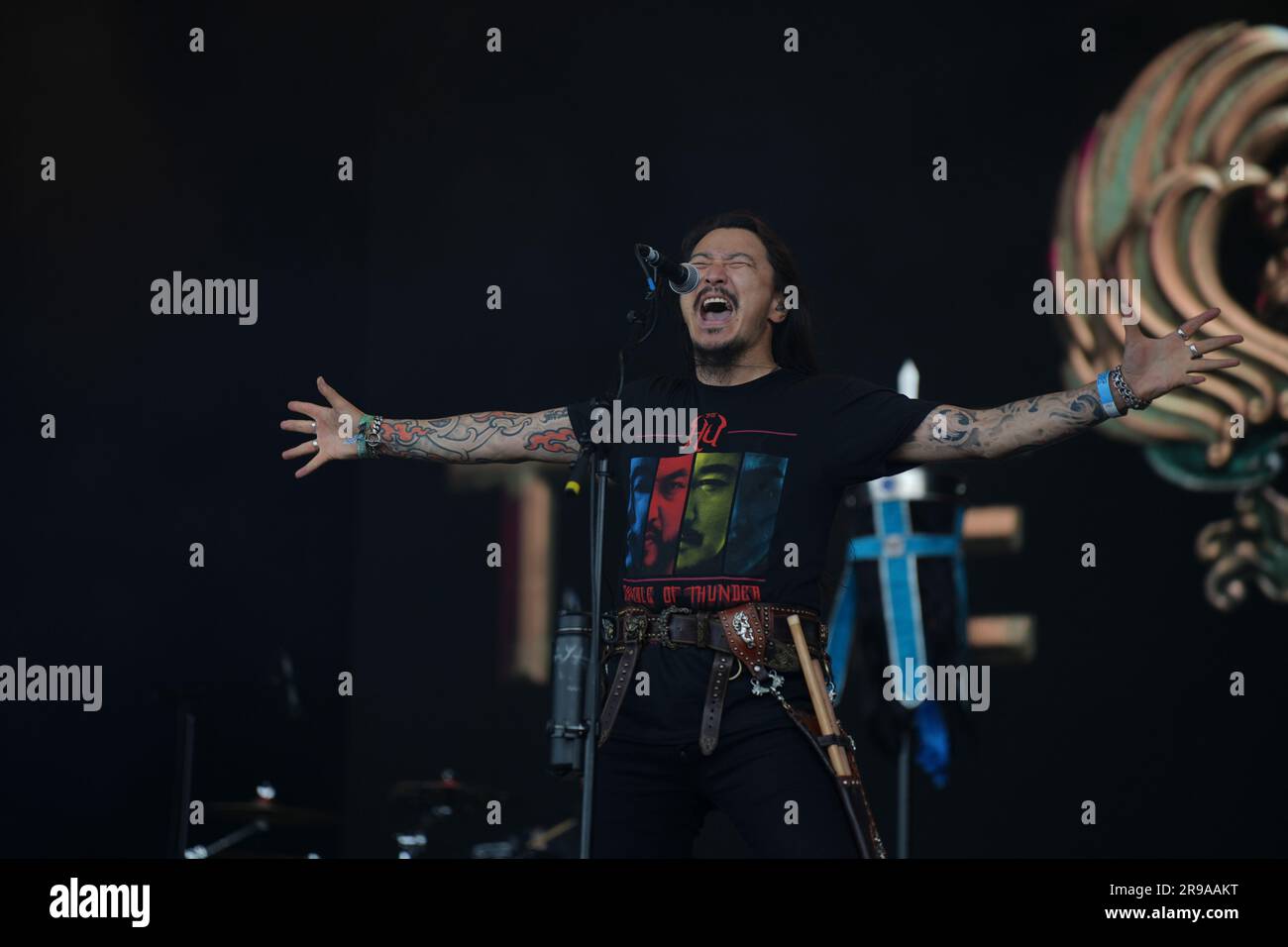 25. Juni 2023 Glastonbury, Somerset, Großbritannien. The Hu tritt auf der West Holts Bühne auf, Glastonbury Festival 2023 Credit: Scott Gouldsbrough/Alamy Live News Stockfoto