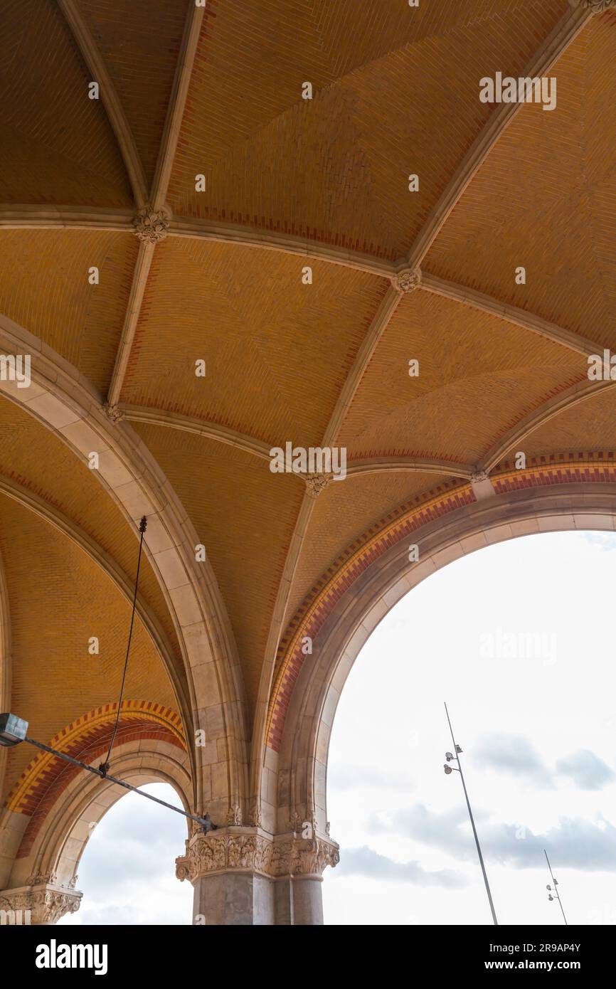 Außenansicht des Rijksmuseums oder des Holländischen Nationalmuseums. Das Museum befindet sich am Museumsplatz im Stadtteil Amsterdam Süd. Stockfoto