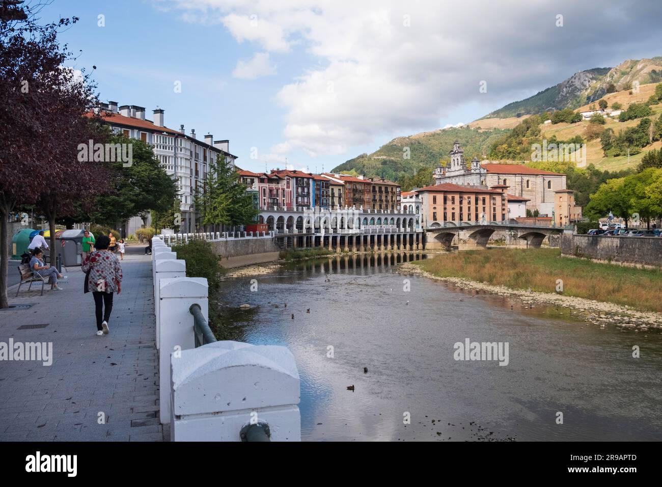 Oria River und Riverwalk in der Stadt Sebastian, Tolosa, Gipuzkoa, Baskisch, Spanien Stockfoto