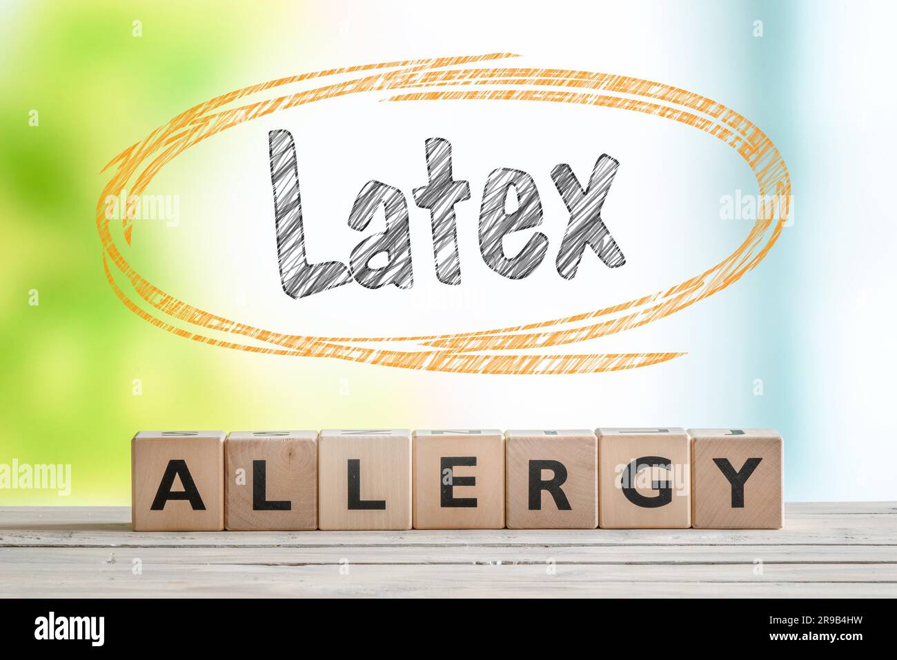 Latexallergie-Schild mit Text in einer Skizze Kreis auf grünem Hintergrund Stockfoto