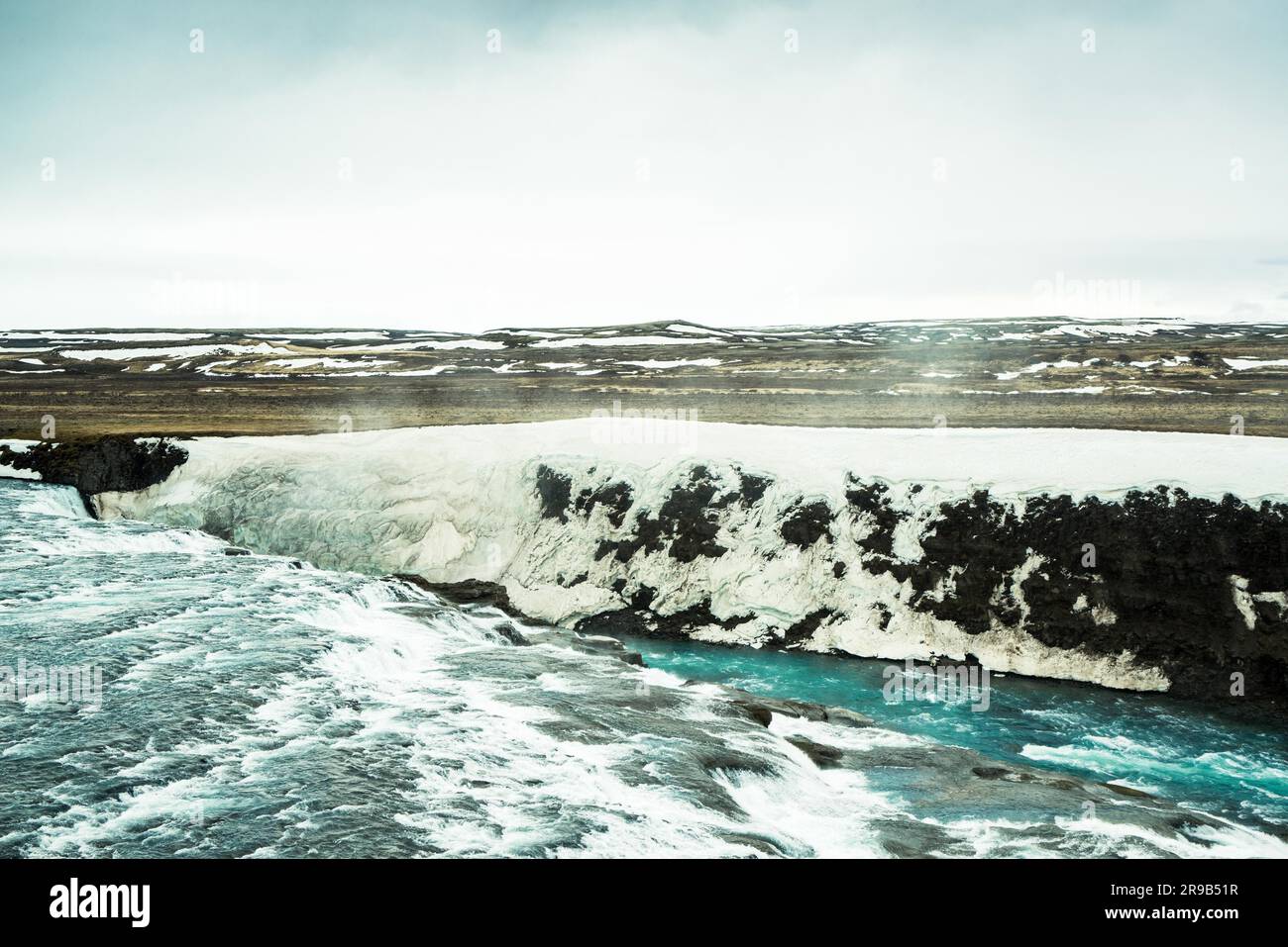 Winterlandschaft mit kaltem Eiswasser in Island Stockfoto