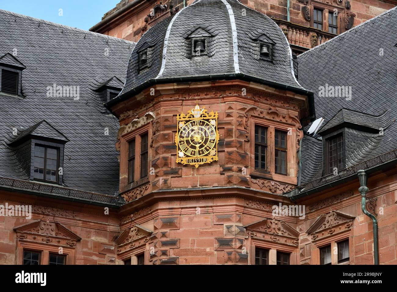 Ein Blick auf das Schloss Aschaffenburg an einem großartigen Tag. Stockfoto