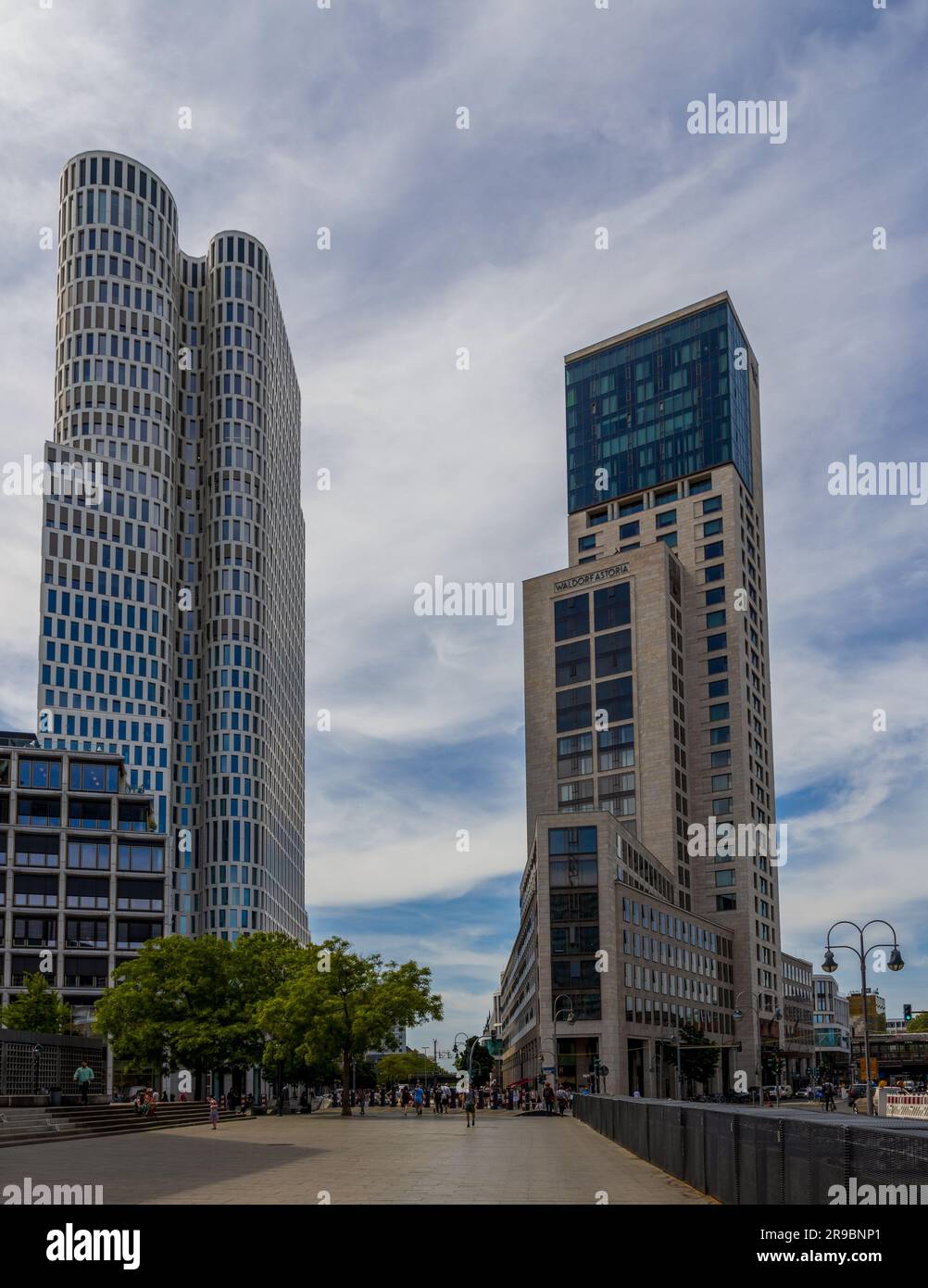 Berlin, Deutschland - 31. Mai 2023: Oberwest (oder Atlasturm), Hochhäuser am Breitscheidplatz im Stadtteil Charlottenburg Stockfoto