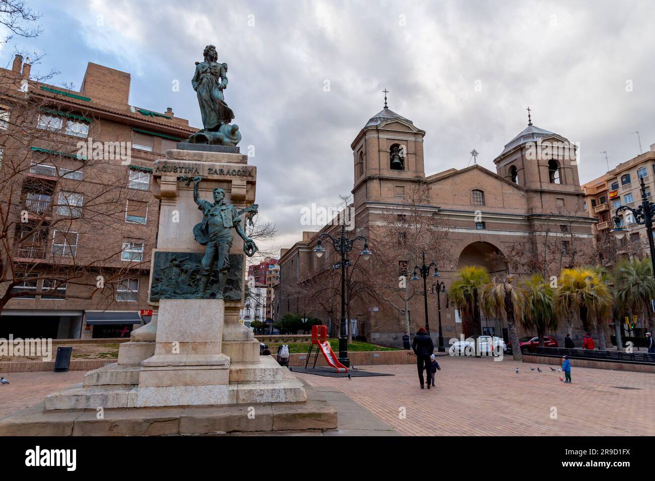 Saragossa, Spanien - 14. Februar 2022: Denkmal der Augustina Raimunda Maria Saragossa i Domenech, eine öffentliche Heldin der Stadt während des Halbinsel-Krieges. Stockfoto