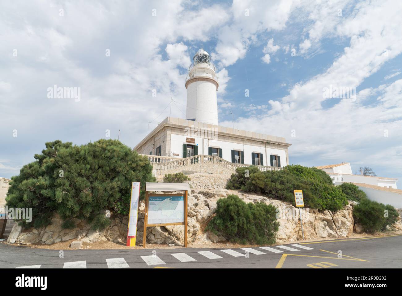 Blick auf den Leuchtturm am Cape Formentor, Mallorca, Mallorca, Balearen, Spanien Stockfoto