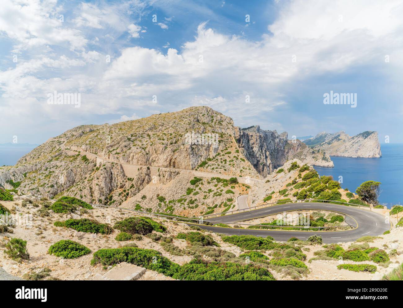 Blick auf die Landschaft von Cape Formentor, Mallorca, Mallorca, Balearen, Spanien Stockfoto