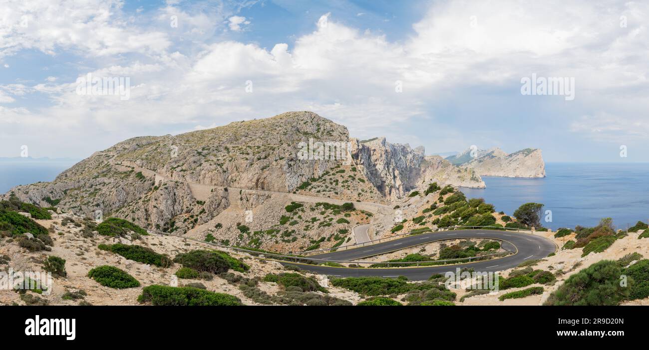 Blick auf die Landschaft von Cape Formentor, Mallorca, Mallorca, Balearen, Spanien Stockfoto