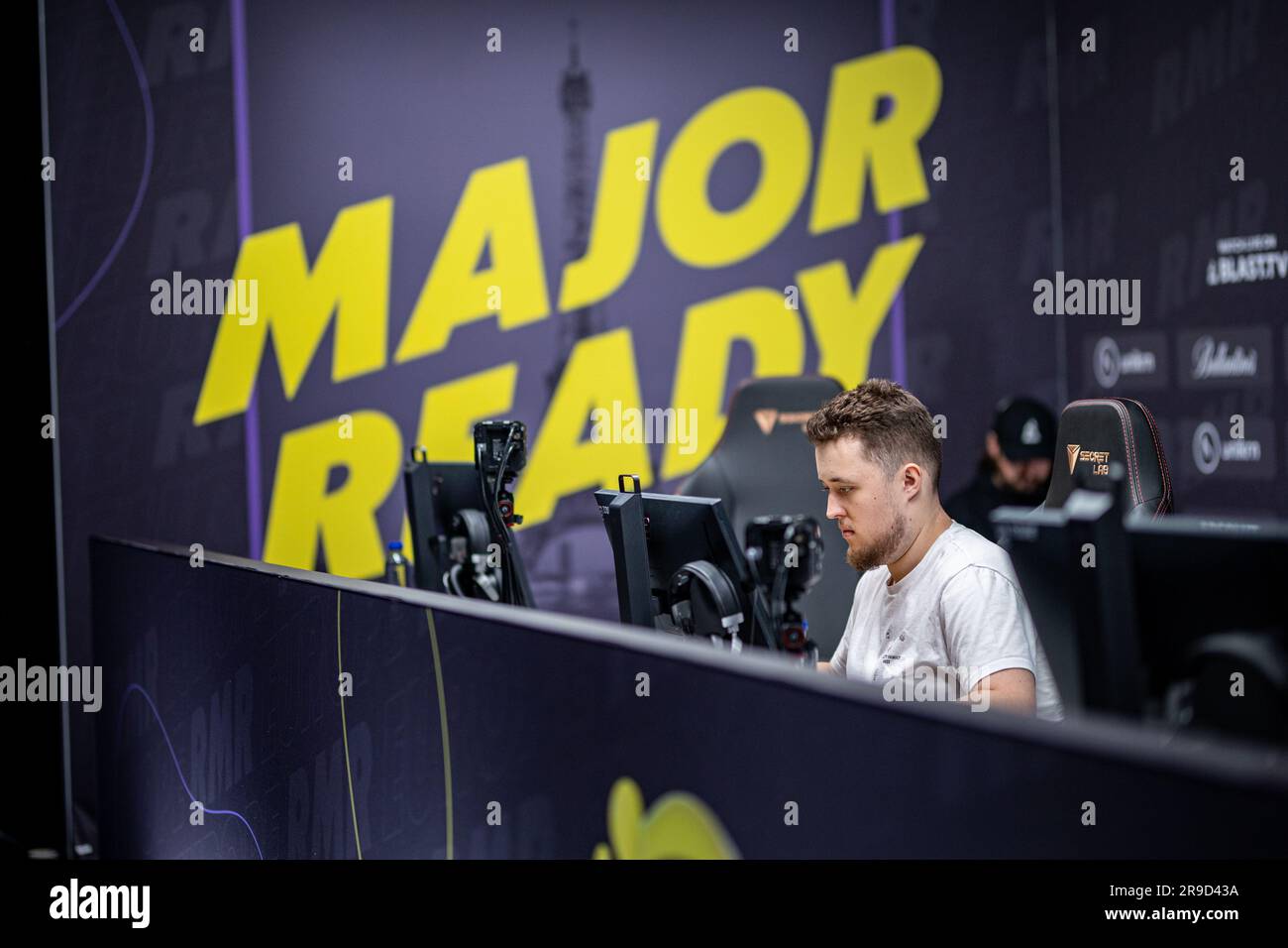 Die Spieler aus dem eportierten Team Vitality, im BLAST Studio. In ...