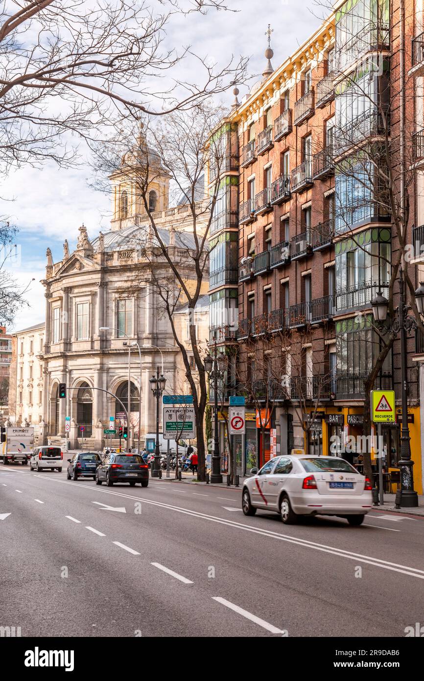 Madrid, Spanien - 16. FEBRUAR 2022: Die Königliche Basilika des Heiligen Franziskus der Großen, Real Basilica de San Francisco el Grande ist eine römisch-katholische Kirche Stockfoto