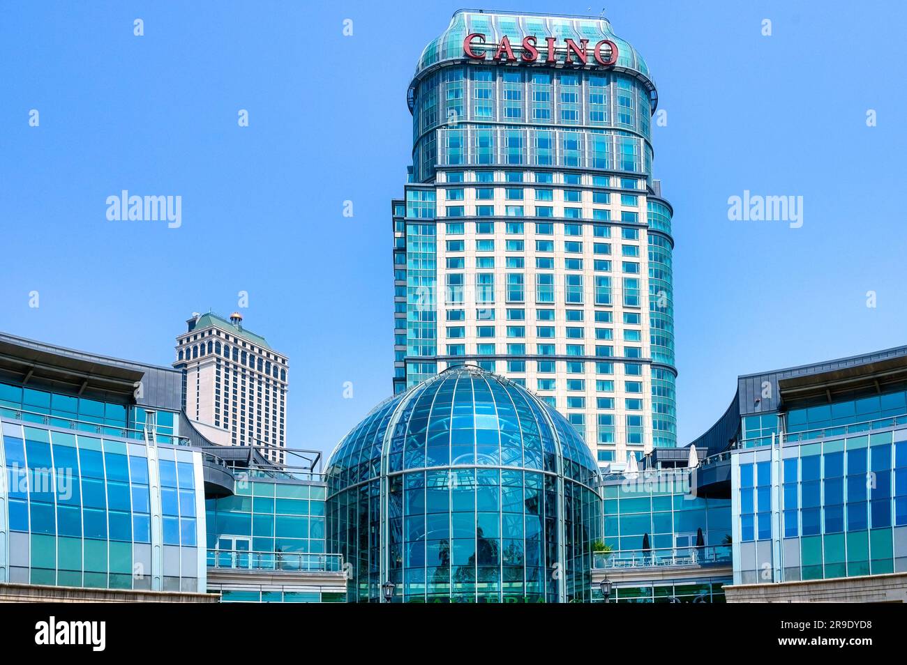 Niagara Falls, Ontario, Kanada - 17. Juni 2023: Außenarchitektur des Fallsview Casino Resort Stockfoto