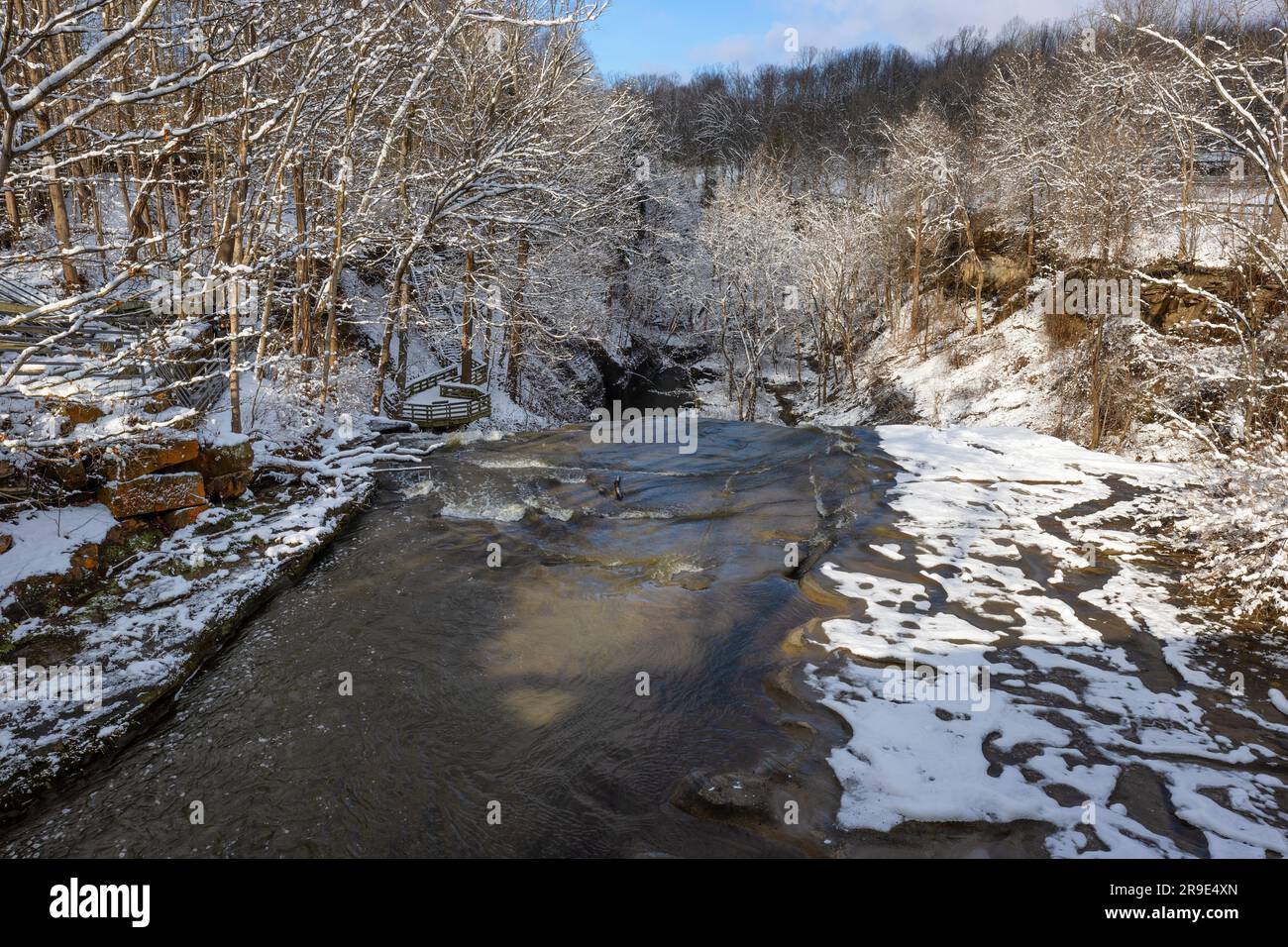 Brandywine Waterfalls im Winter im Cuyahoga Valley National Park in Northfield, Ohio, USA Stockfoto