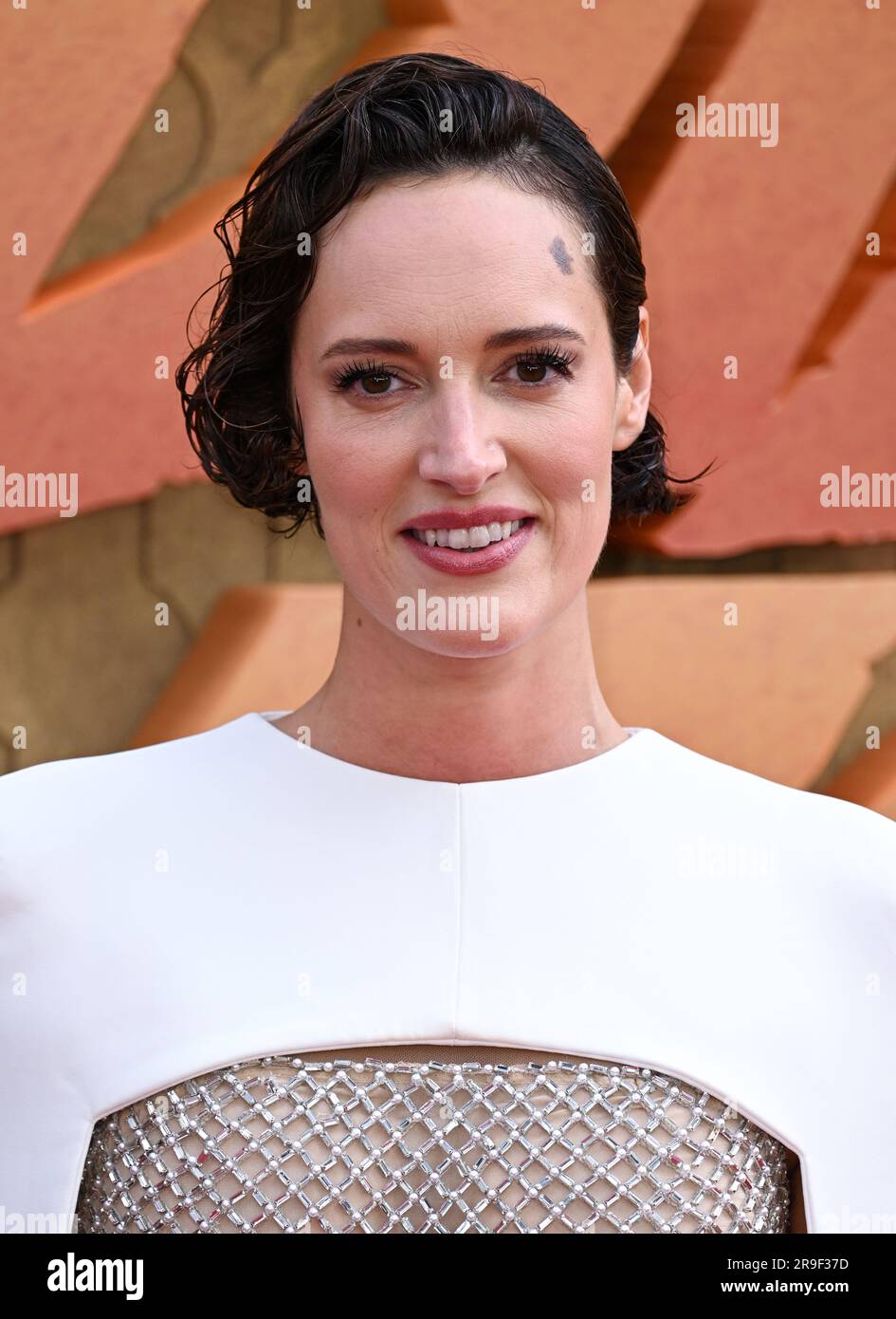 London, Großbritannien. 26. Juni 2023. Phoebe Waller-Bridge, Ankunft im Indiana Jones und The Dial of Destiny UK Premiere, Cineworld, Leicester Square, London. Kredit: Doug Peters/EMPICS/Alamy Live News Stockfoto