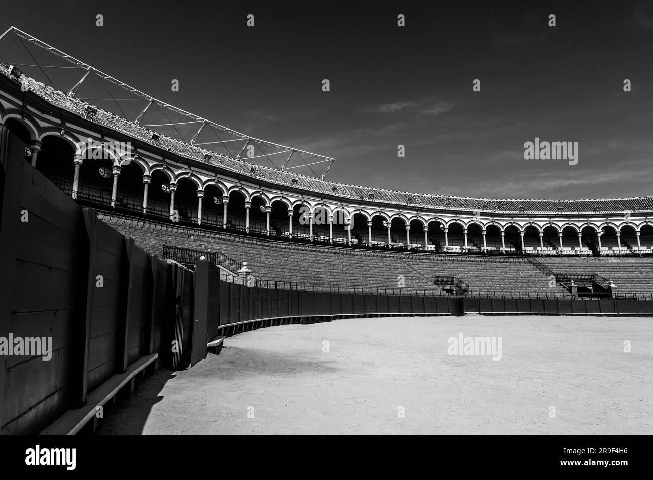 Die Plaza de Toros de la Real Maestranza de Caballeria de Sevilla ist eine Stierkampfarena mit 12.000 Plätzen in Sevilla, Spanien. Stockfoto