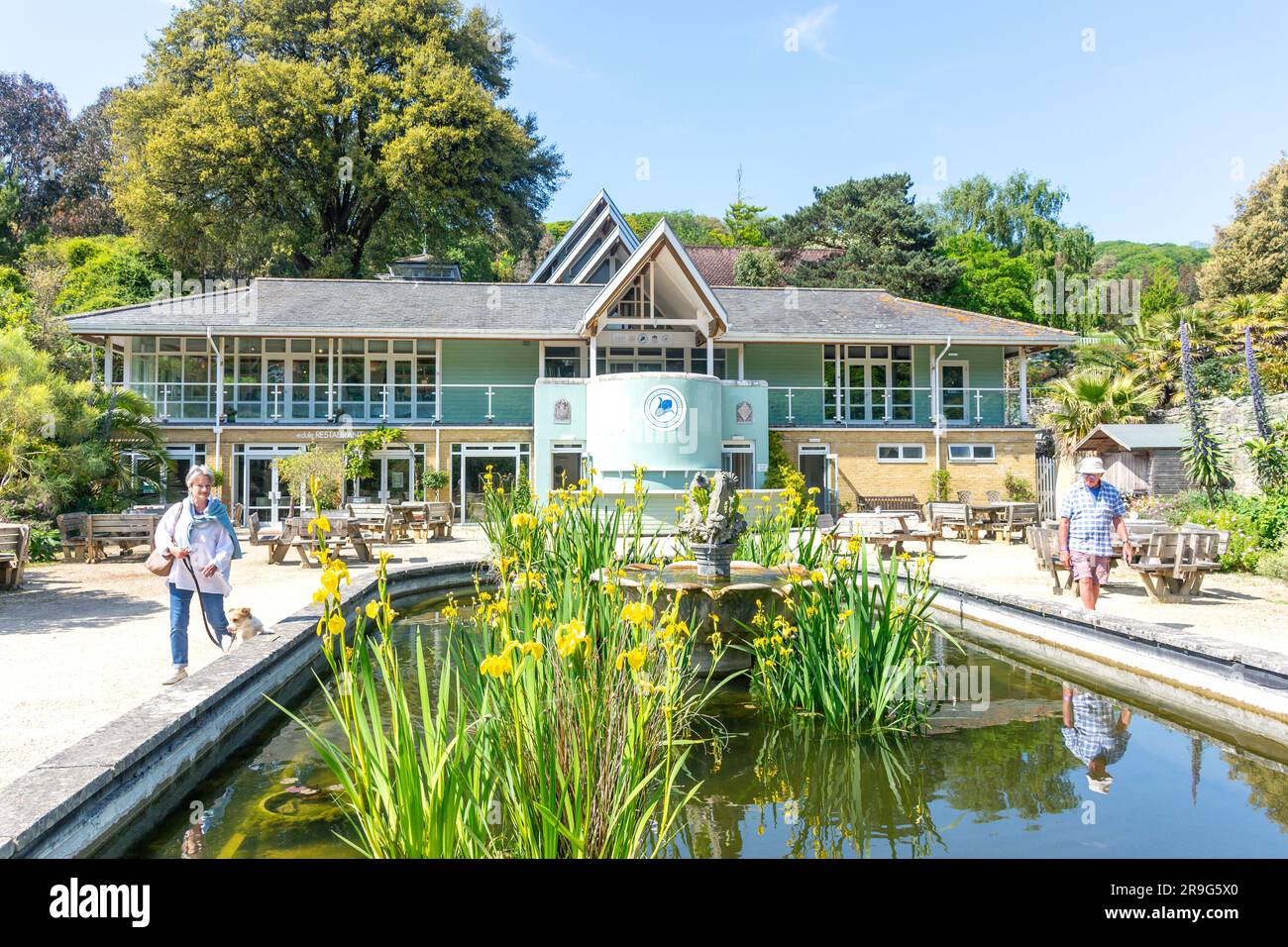 Brunnenhof, Heritage Centre, Ventnor Botanic Garden, Undercliff Drive, Vetnor, Isle of Wight, England, Vereinigtes Königreich Stockfoto