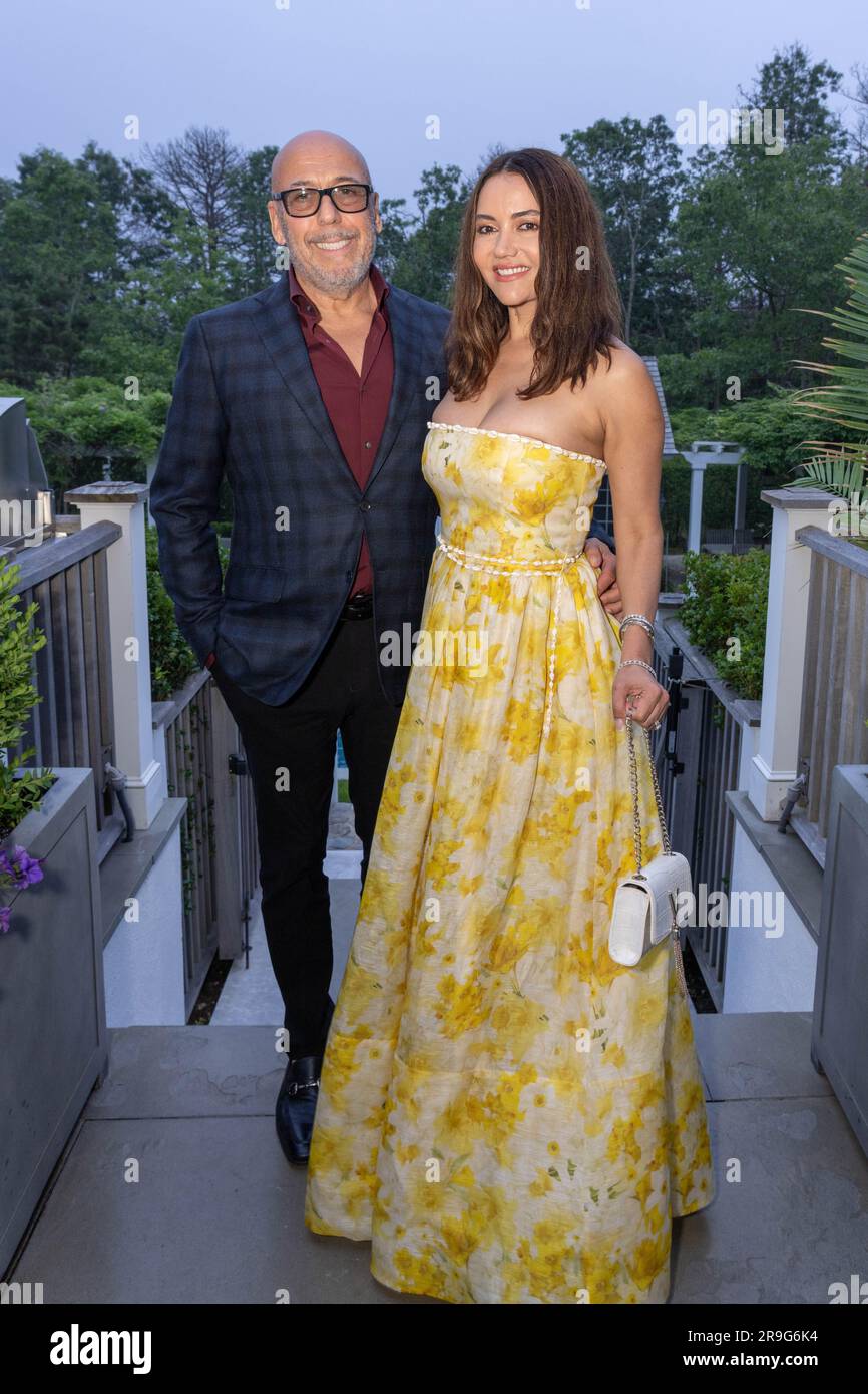 Alan Brown und Luisa Diaz nehmen am 24. Juni 2023 mit Diana Cochran an der Francesco's Foundation in Water Mill, New York Teil (Foto: David Warren/Sipa? USA) Kredit: SIPA USA/Alamy Live News Stockfoto