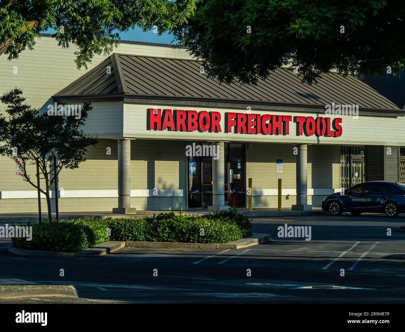 Ein Werkzeughaus von Harbor Freight in Modesto, Kalifornien, USA Stockfoto