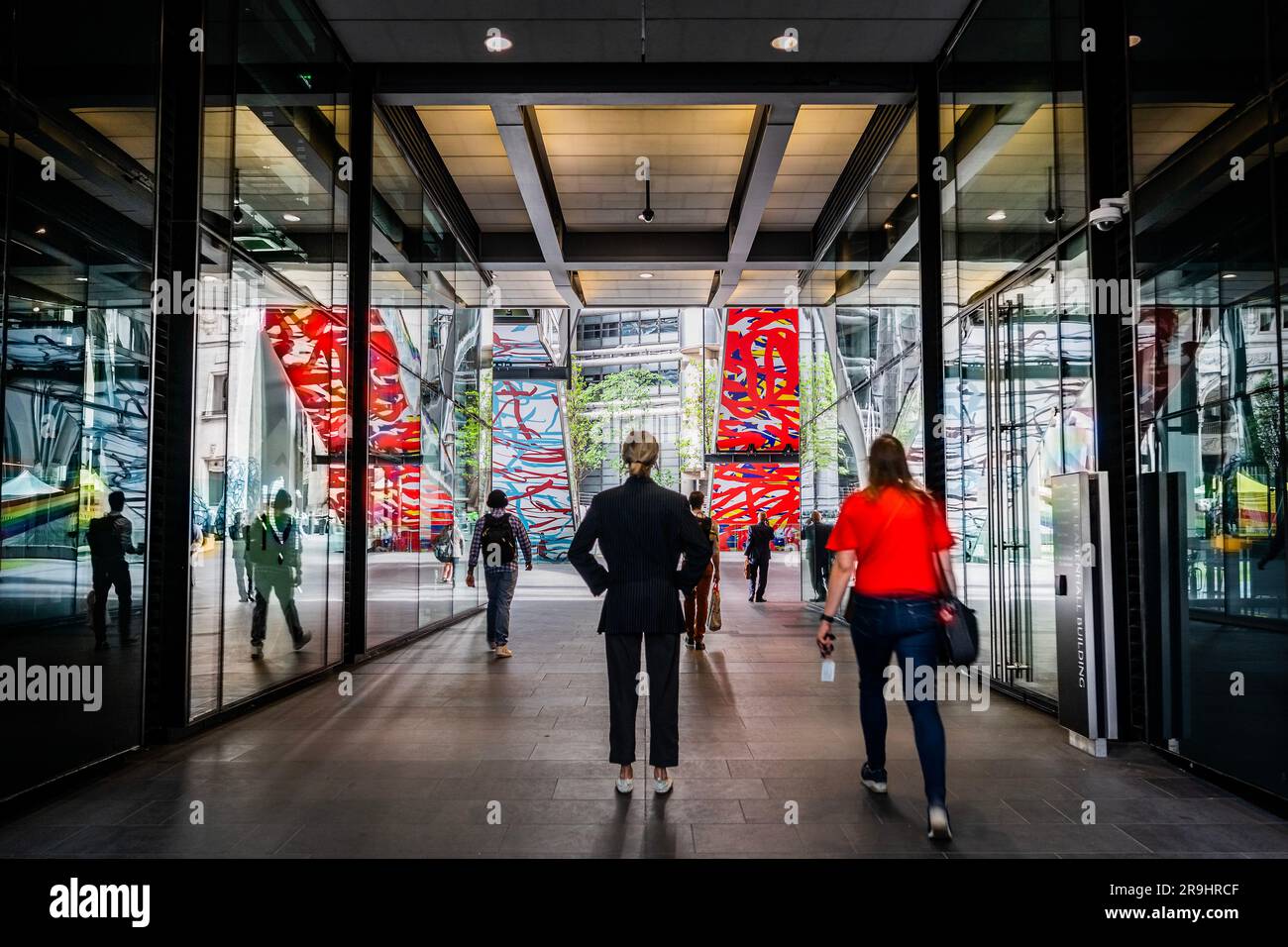 London, Großbritannien. 27. Juni 2023. Arturo Herreras Untitled, 2022 - Sculpture in the City - ein Skulpturenpfad in der City of London. Kredit: Guy Bell/Alamy Live News Stockfoto