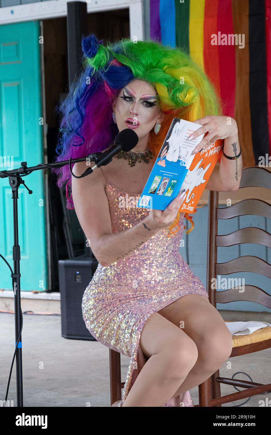 Wig drag queen -Fotos und -Bildmaterial in hoher Auflösung – Alamy