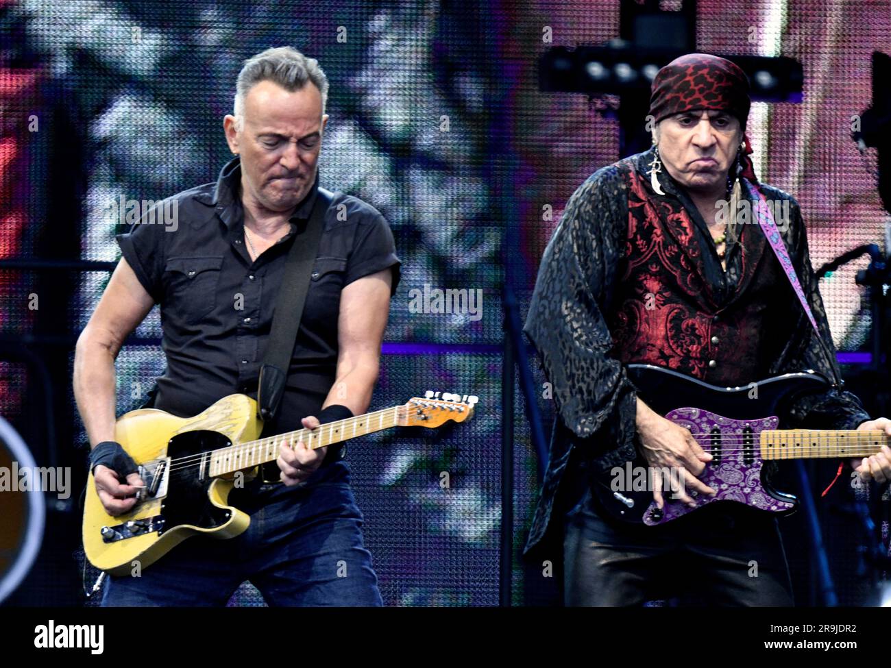 GÖTEBORG 20230626 Bruce Springsteen und Steven Van Zandt, auch bekannt als „The Boss“ und „Little Steven“. Foto: Jan Fleischmann / TT / Code 75524 Stockfoto