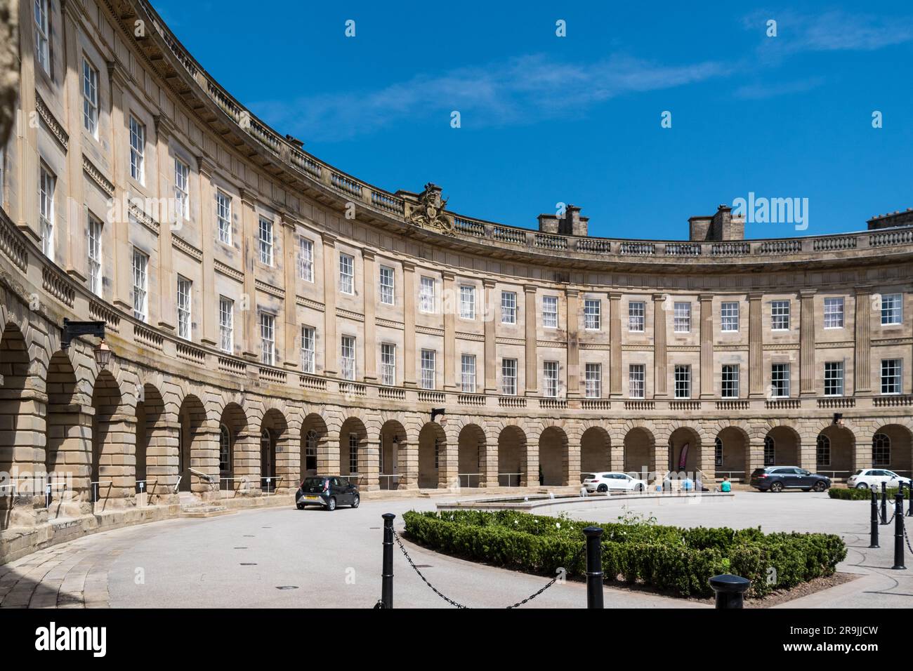 The Buxton Crescent - Gebäude von architektonischer Bedeutung in der Derbyshire Peak District Town of Buxton, England Großbritannien. Stockfoto