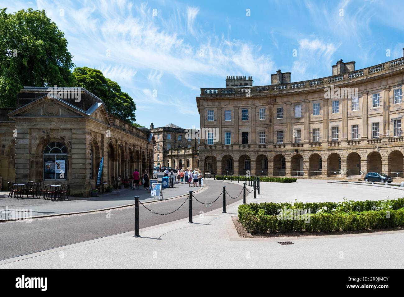 The Buxton Crescent - Gebäude von architektonischer Bedeutung in der Derbyshire Peak District Town of Buxton, England Großbritannien. Stockfoto