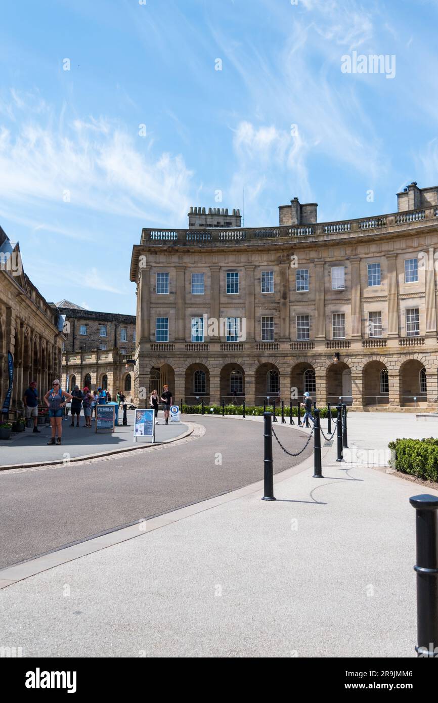 The Buxton Crescent - Gebäude von architektonischer Bedeutung in der Derbyshire Peak District Town of Buxton, England Großbritannien. Stockfoto