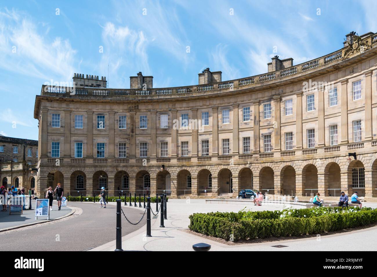 The Buxton Crescent - Gebäude von architektonischer Bedeutung in der Derbyshire Peak District Town of Buxton, England Großbritannien. Stockfoto