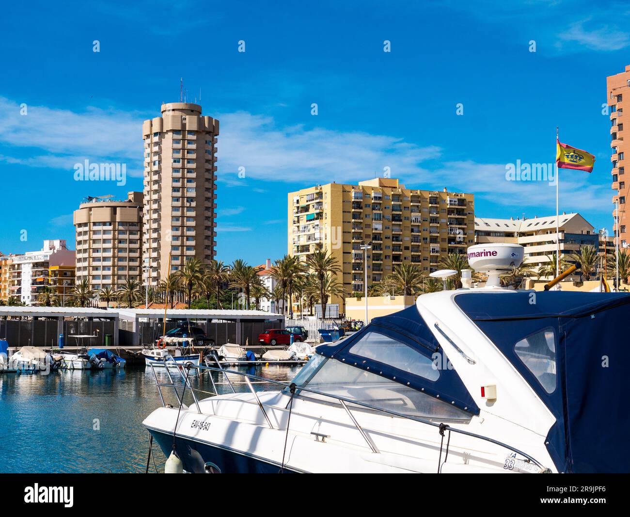Yachthafen und Hafen von Fuengrola in Spanien Stockfoto