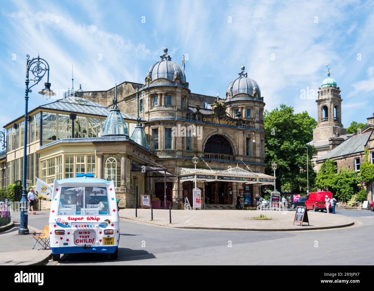 Buxton Opera House in the Sunshine, Buxton Peak District, Derbyshire England Großbritannien Stockfoto