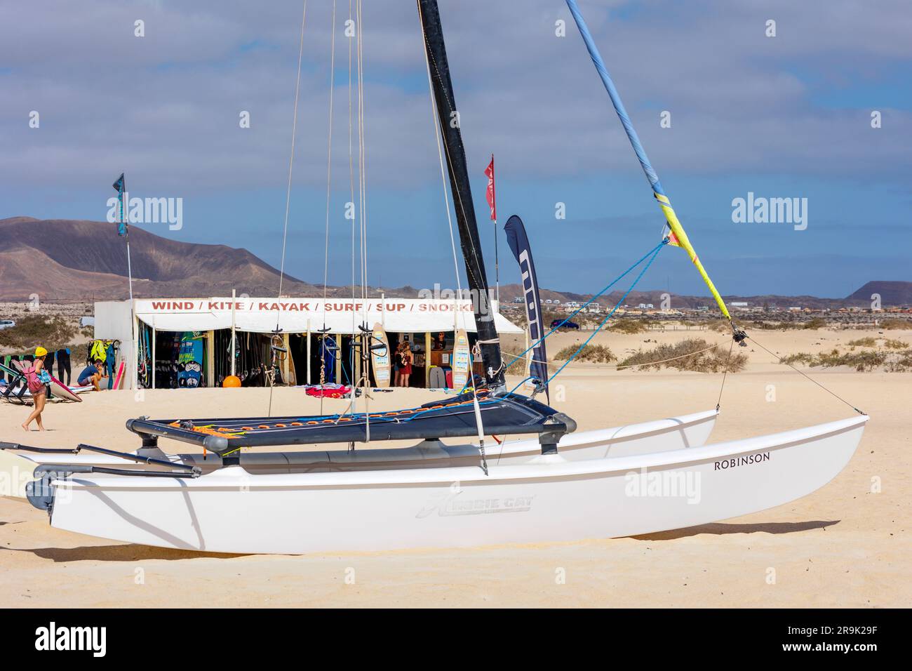 Kitesurfen und Windsurfen Schulhütte am Flag Beach Corralejo Fuerteventura Kanarische Inseln Spanien Stockfoto