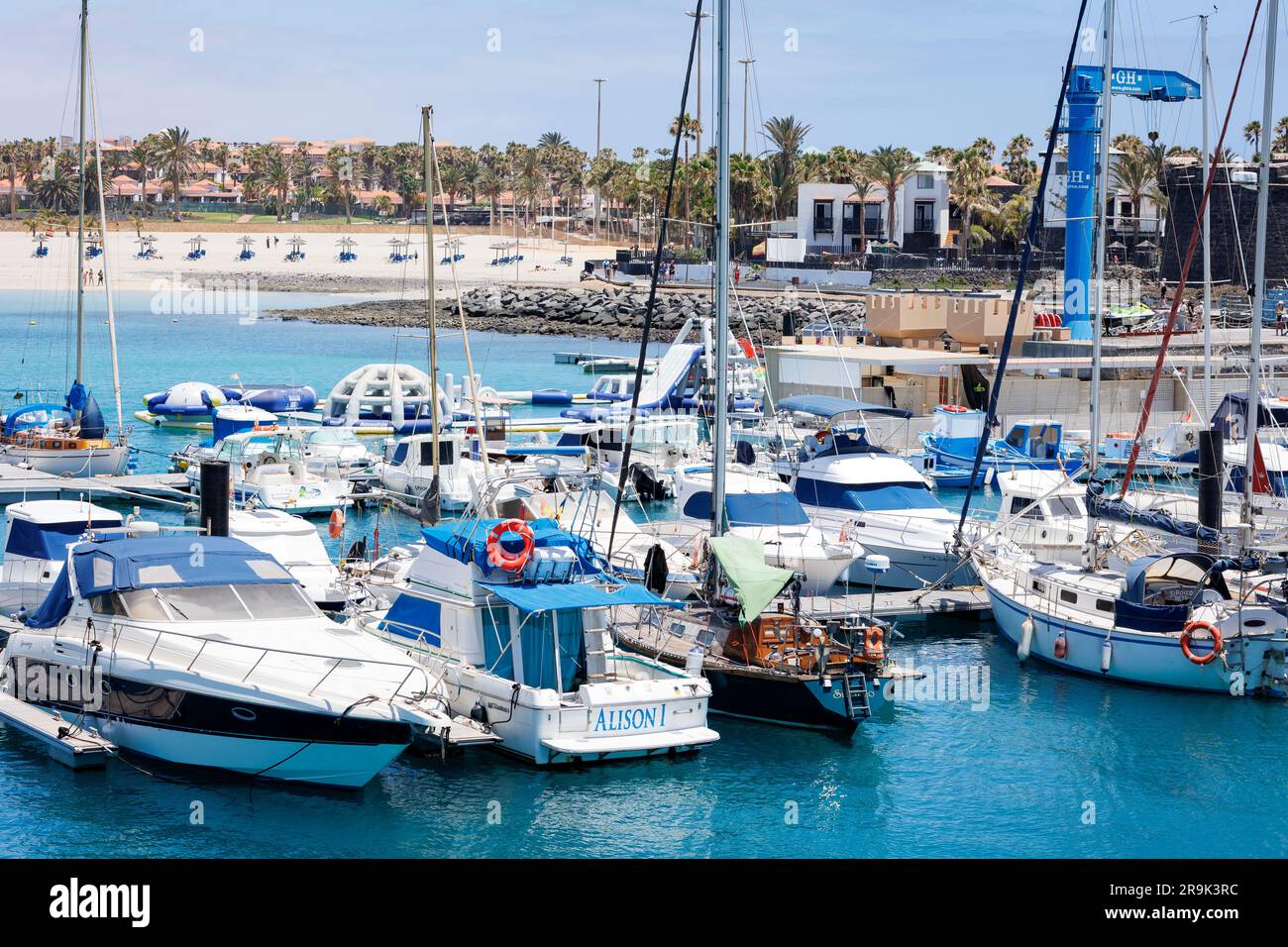 Yachten und Sportboote in Castillos Jachthafen Caleta de Fuste Fuerteventura Kanarische Inseln Spanien Stockfoto