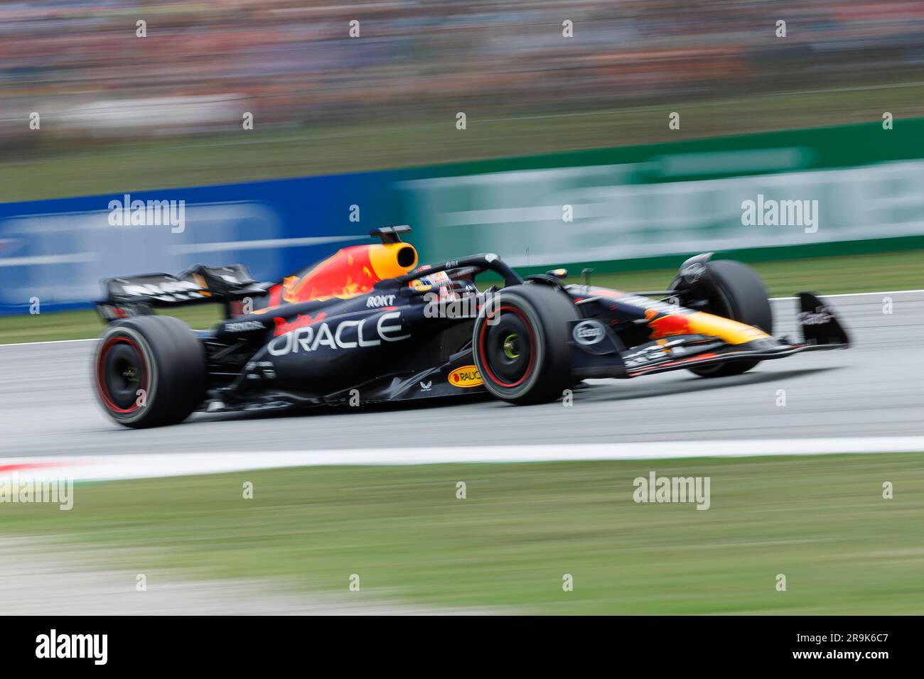 Montmelo, Spanien. 4. Juni 2023. Max Verstappen aus den Niederlanden und Oracle Red Bull Racing fahren während des Grand Prix von Spanien F1 auf Circuit d auf der Rennstrecke Stockfoto