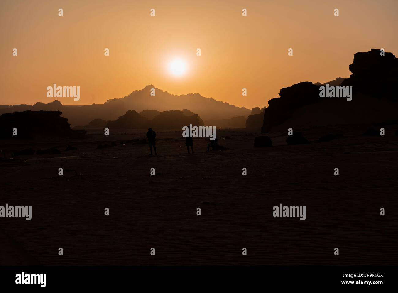 Der Sonnenuntergang in der wadi Rum Wüste Stockfoto