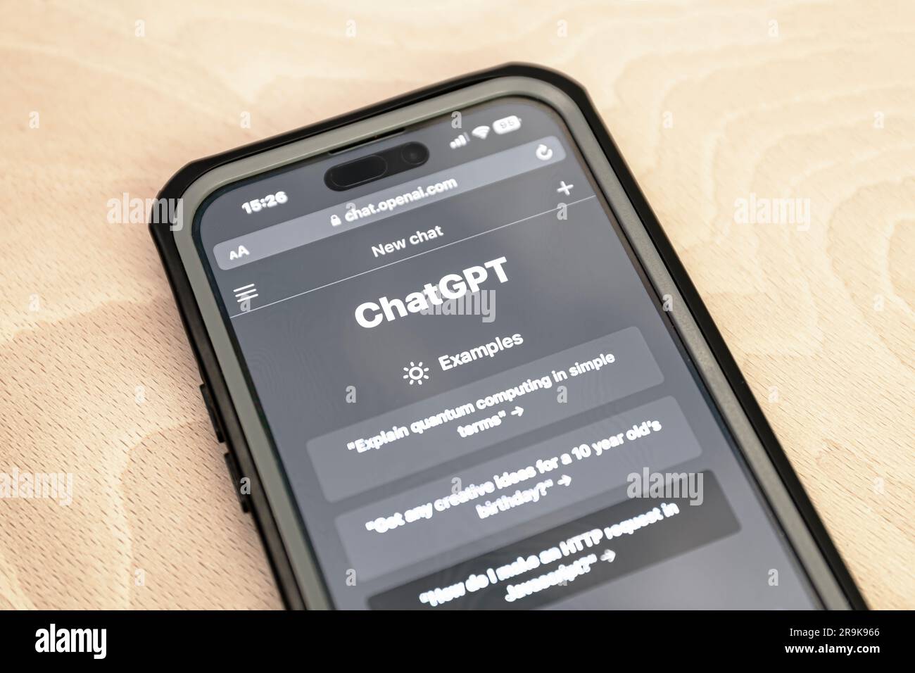 Ostersund, Schweden - 12. März 2023: ChatGPT Chatbot auf einem iPhone. .ChatGPT ist ein von OpenAI entwickelter Chatbot mit künstlicher Intelligenz. Stockfoto