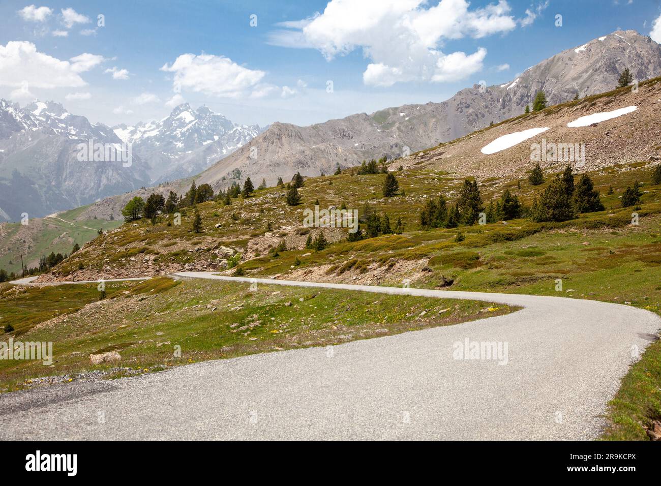 Col du Granon Climb zeigt Berge und Straßen, Hautes-Alpes, Frankreich Stockfoto