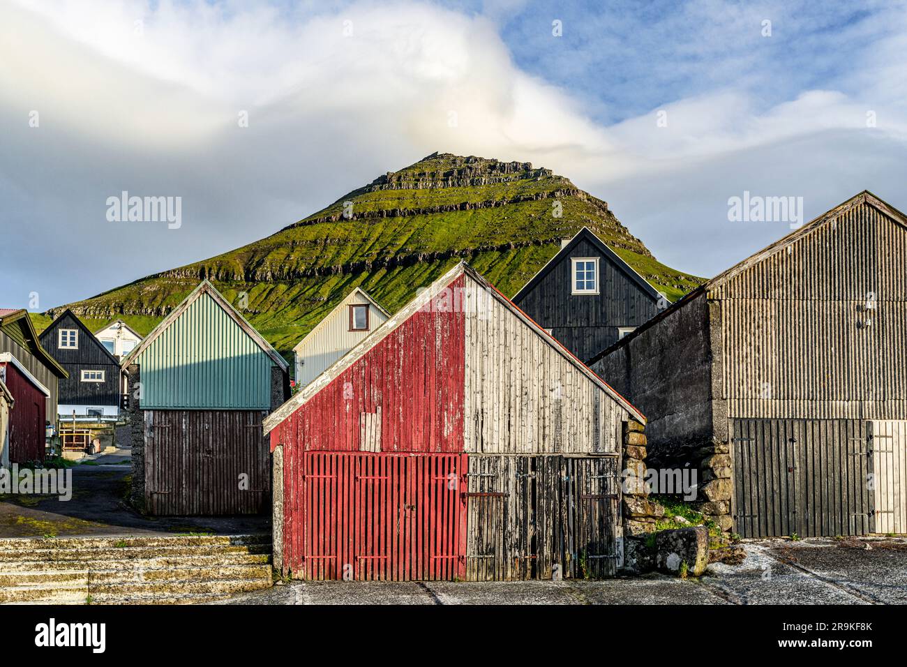 Holzhäuser und Lagerhäuser, Funningur, Eysturoy Island, Färöer Inseln Stockfoto